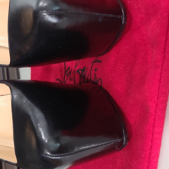 I'm selling it because I don't use it almost only two wears - Picture 4 of 5